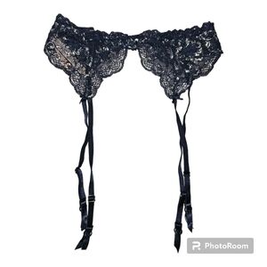 NWT Victoria's Secret Metallic Lace Garter Belt